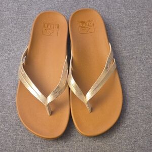 Reef Women’s Metallic Gold Strap Tan Footbed Sandals
